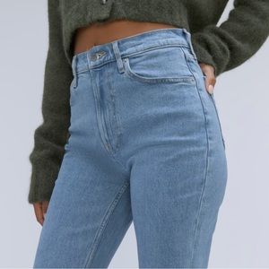 EVERLANE The Original Cheeky Light Wash Jean, Size 27